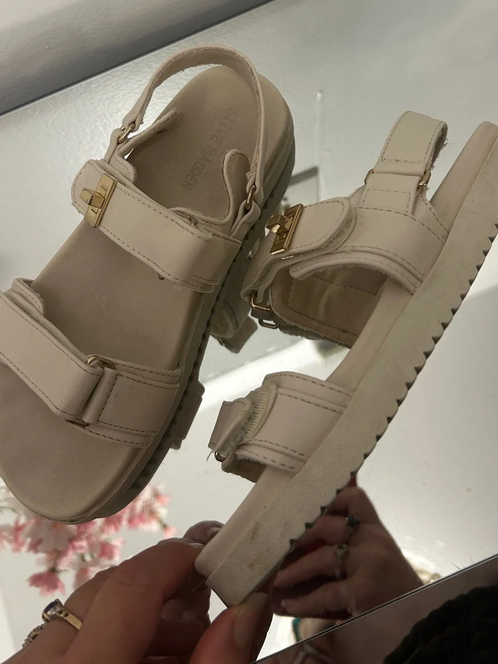 Steve Madden Girls Sandals Size 2 Beige Velcro Comfort Sport Casual